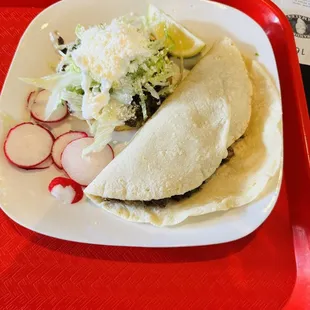 Sope y taco echa mano