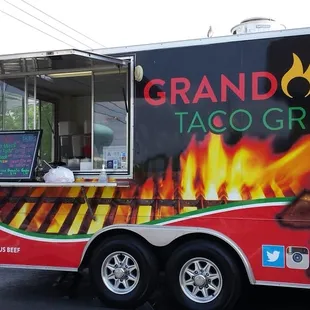 Grandotes Taco Grill Truck in Cary at Chatham street. Parked all day from Monday to Thursday.