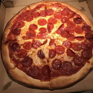 Large pepperoni pizza