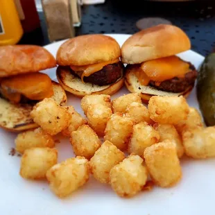 Mini burgers with cheddar.