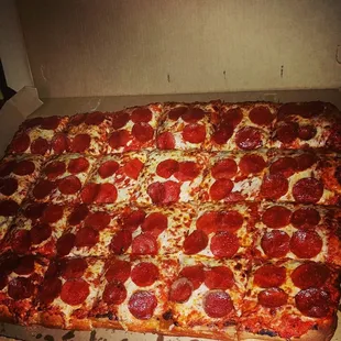 24 cut Grandslammer Pizza