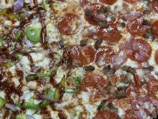 New York Giant Pizza