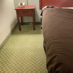 Very low bed (15" off floor)