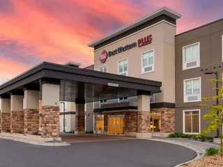 Best Western Plus Isanti