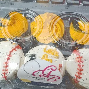 Cutest decorated cupcakes!