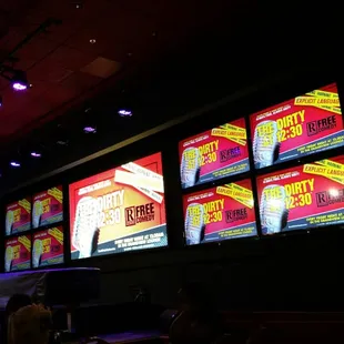 Waiting for Eli Nicolas to perform!