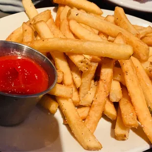 Added on a side of fries (enough to feed 1-2 people)