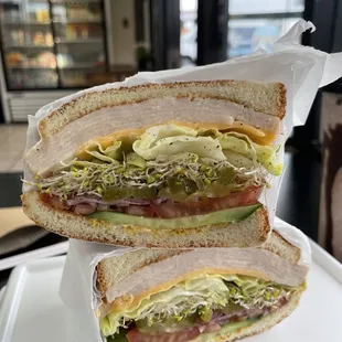 Turkey Cheese Sandwich (TikTok: @justandyvu)