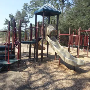 Play structure