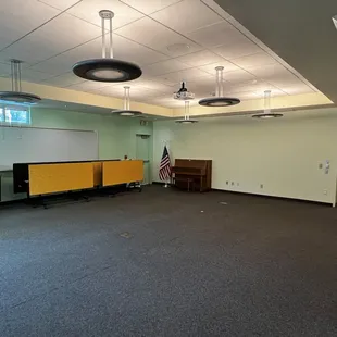 Meeting room - capacity 70 people - available for rent for $15/hour