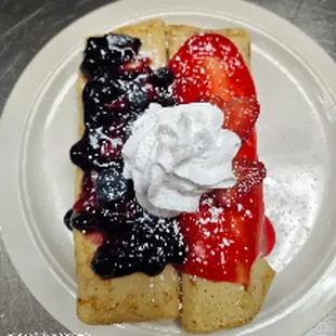Strawberry blueberry crepes