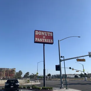 Good donuts, right down the street from all the hotels near Disneyland
