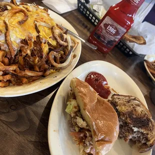 Half western, half patty melt. Susie Q&apos;s with chili and cheese. Very good.