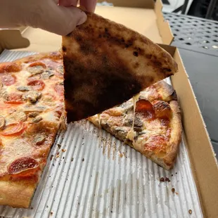 Added bcz someone posted a burnt bottom, this isnt that. crunchy crust on the bottom its a high-wire act of heat control. This is perfect.