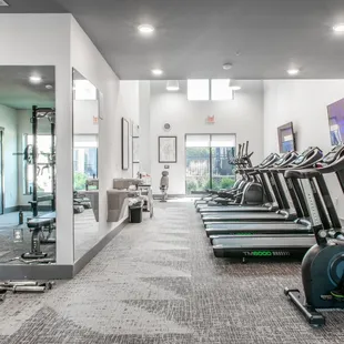 24/7 Fitness Center