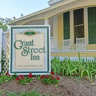 Grant Street Inn sign in front of The Gilstrap House
