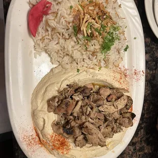 Hommous with chicken shawarma