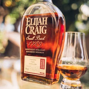 Amazing 12 year Elijah Craig store pick. Smooth easy drinking bourbon.