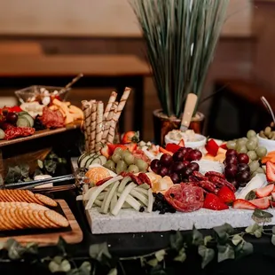 Fruit and cheese/meat platter