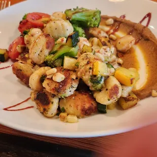 I enjoyed their fantastic Garden Vegetable Gnocchi tonight, with a nice AXR Sauvignon Blanc.