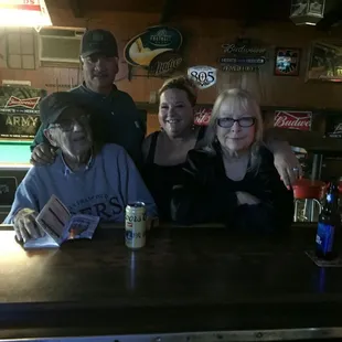 FAST EDDIE PLAYIN THE PONIES.