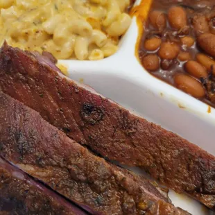 Rib plate combo with Mac N cheese and beans