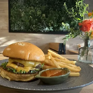 Grapow Burger w/Shoestring Fries