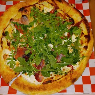 Ricotta E Limone  Prosciutto, arugula, white sauce, deliciousness