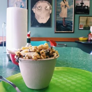 Comida! Baby Bella Mac and Cheese!