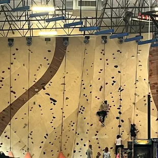 Climbing wall