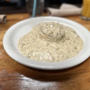 Biscuit and gravy