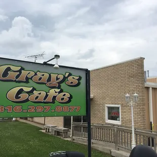 a sign for gray's cafe