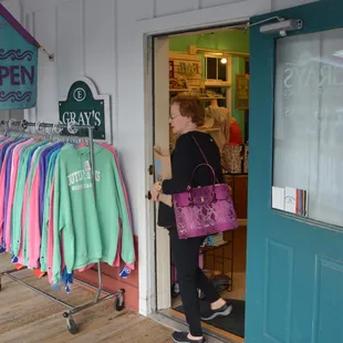 Smaller of two Gray's. The other is across the parking lot.