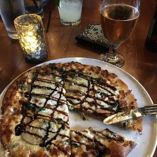 Grilled Pear Pizza