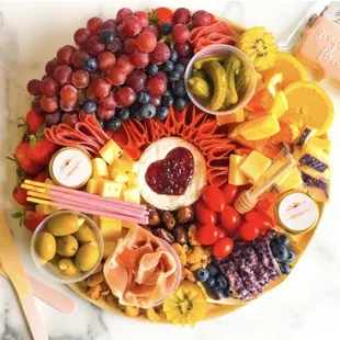 This is so pretty!  I was blown away by her creativeness!!