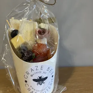 Soooo freaking cute!! These are perfect for PTA meetings, picnics, or as a thank you gift for a client, friends, teachers etc.