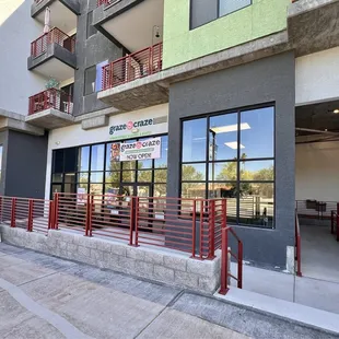 Front entrance, a block W of Ftn Lake Park