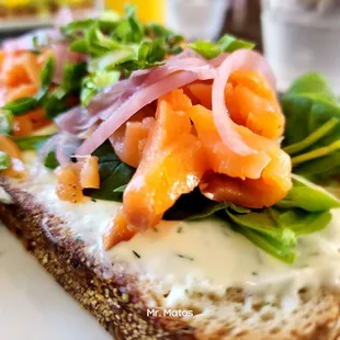 Smoked salmon breakfast