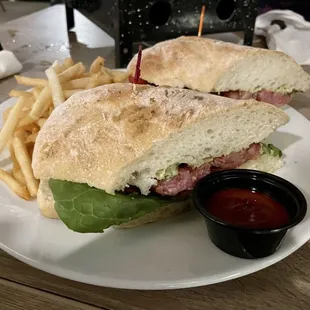 Choripan with fries