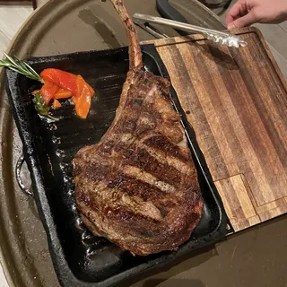 Tomahawk Steak