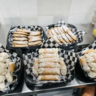 food, cupcakes