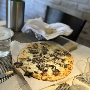 Truffle pizza