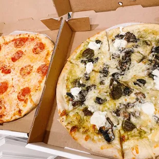 Pepperoni + white pizza! Both were perfection!