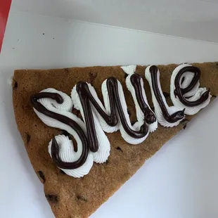 Cookie cake slice