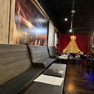 Speak easy for sure cozy and private