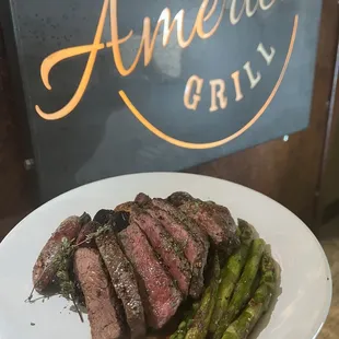 Delish! Special of the evening, Steak and asparagus.