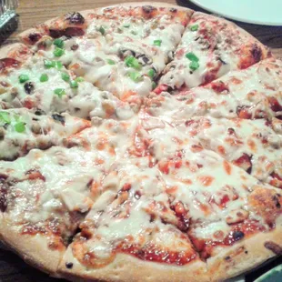 Half Supreme, half BBQ chicken, both meh