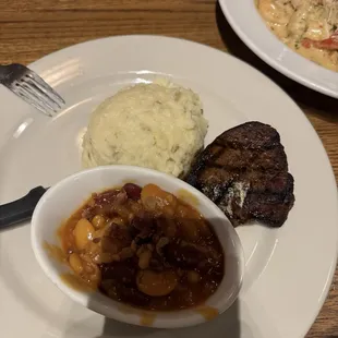 Sirloin Steak, baked beans, Mashed Potatoes