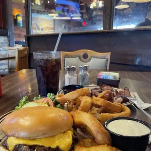OG burger - good meat and fresh vege setting 4 of 5 stars