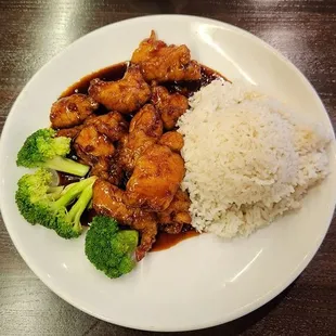 General Tsos Chicken..  I Enjoyed The Light Breading And That Sauce...  Delicious!